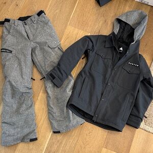 Like new boys snow Burton set